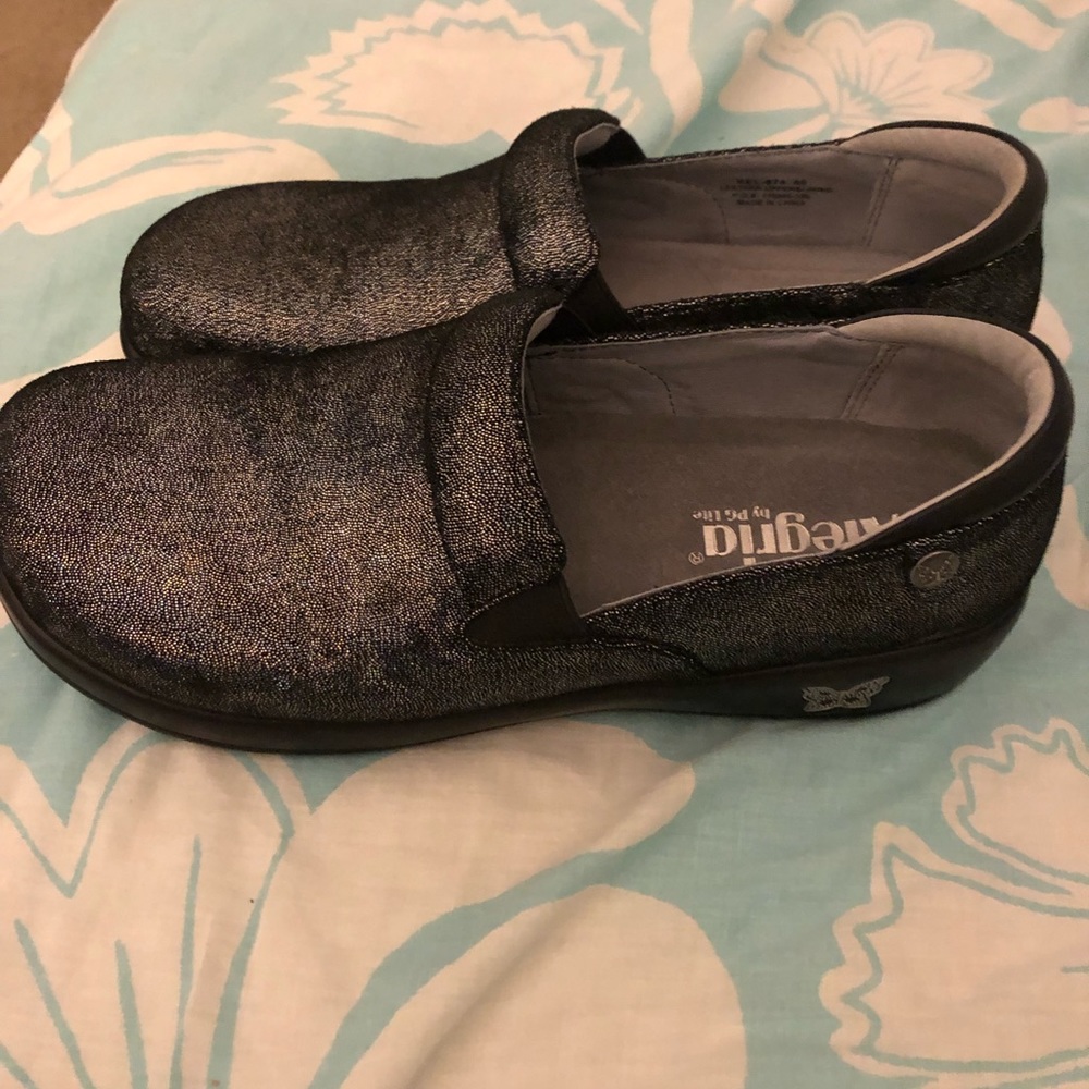 Alegria Clogs
